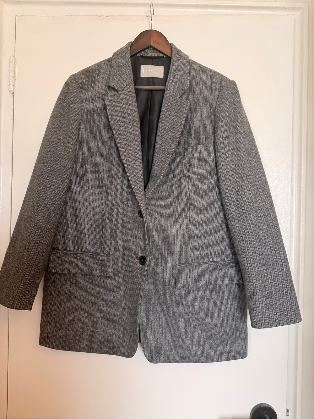 Everlane Grey Herringbone Wool Blazer – Oversized Menswear Style